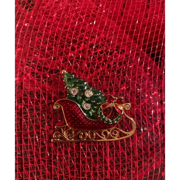 Eisenberg Christmas Enamel Brooch Rhinestone Tree in Sled with Wreath - Picture 2 of 10